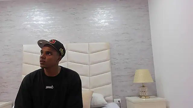 jax black online show from December 3, 2025, 7:23 pm