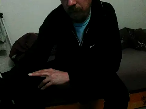 Snapshot of honzinka83 chatting on November 18, 2025, 6:01 pm honzinka83 online show from November 18, 2025, 6:01 pm