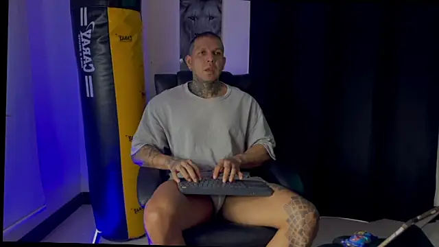 MAXIMO VEGA online show from October 8, 2025, 10:29 pm