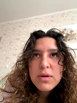 Luisaa rosee online show from October 2, 2025, 12:01 pm