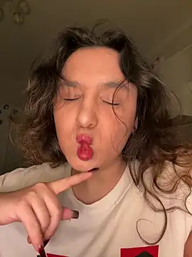 Luisaa rosee online show from October 31, 2025, 10:55 pm