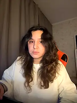 Luisaa rosee online show from November 26, 2025, 12:33 am