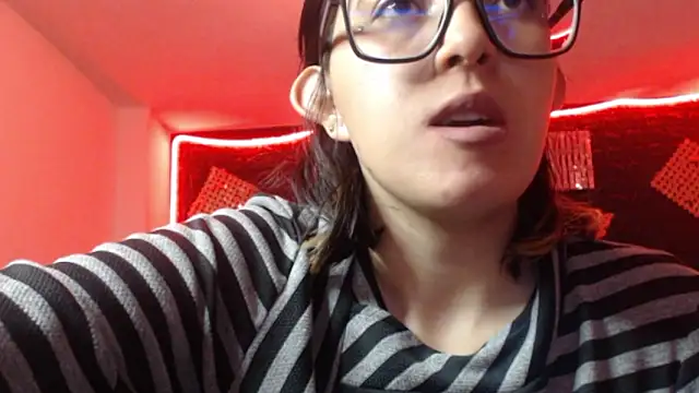 Snapshot of cristal_hills_19 chatting on March 14, 2026, 2:44 pm cristal hills 19 online show from March 14, 2026, 2:44 pm