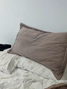 Zoe riivas online show from April 8, 2026, 11:21 am