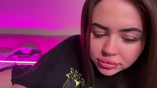 Snapshot of AlmaryKim chatting on November 18, 2025, 9:08 pm AlmaryKim online show from November 18, 2025, 9:08 pm