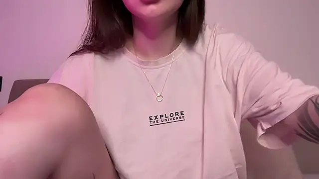 Snapshot of AlmaryKim chatting on November 21, 2025, 8:07 pm AlmaryKim online show from November 21, 2025, 8:07 pm