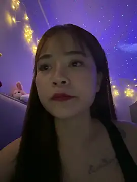 jun-xinh09 online show from October 2, 2025, 9:44 pm