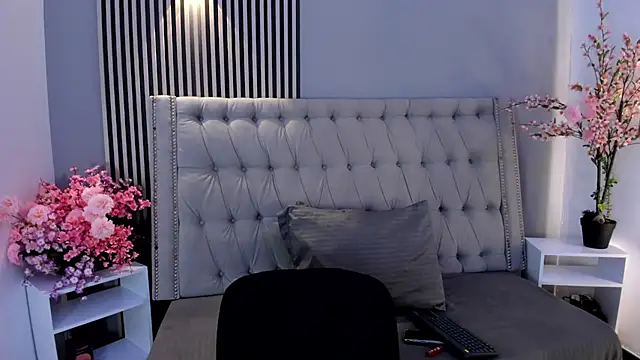 Snapshot of Xiomara_Stwart chatting on January 11, 2026, 12:15 am Xiomara Stwart online show from January 11, 2026, 12:15 am