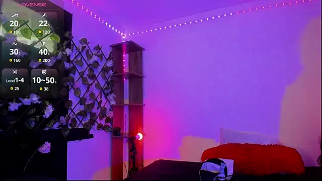 Snapshot of Shinny_Crystal chatting on October 16, 2025, 1:56 pm Shinny Crystal online show from October 16, 2025, 1:56 pm