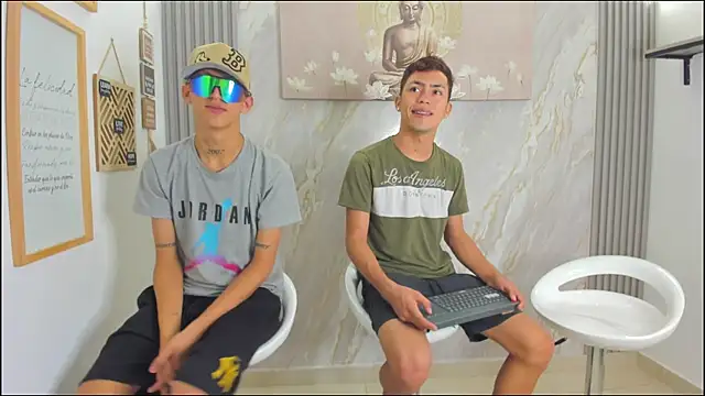 VERY HOT GUYS online show from January 6, 2026, 1:15 pm