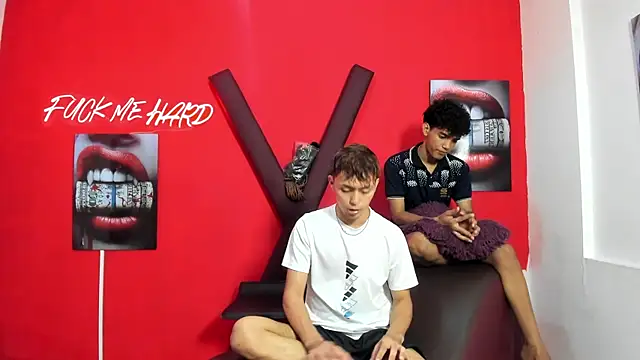 VERY HOT GUYS online show from April 4, 2026, 7:33 pm