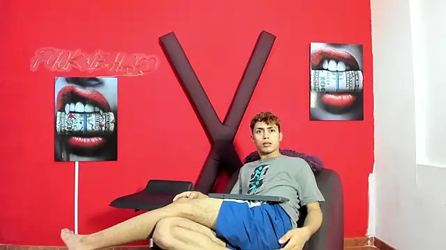 VERY HOT GUYS online show from April 15, 2026, 7:21 pm