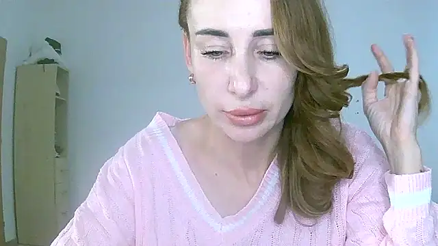 Snapshot of Eliza-Tastys-Q chatting on October 23, 2025, 1:32 pm Eliza-Tastys-Q online show from October 23, 2025, 1:32 pm