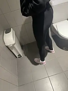 Snapshot of latingangsex chatting on January 14, 2026, 7:25 am latingangsex online show from January 14, 2026, 7:25 am