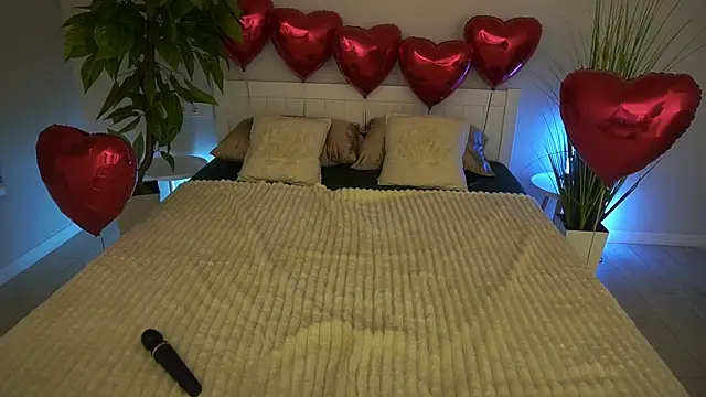 Snapshot of IsabelleDiorr chatting on February 12, 2026, 8:26 pm IsabelleDiorr online show from February 12, 2026, 8:26 pm