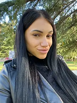 ilariea girl online show from October 7, 2025, 2:14 pm