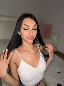 ilariea girl online show from July 7, 2026, 1:15 pm