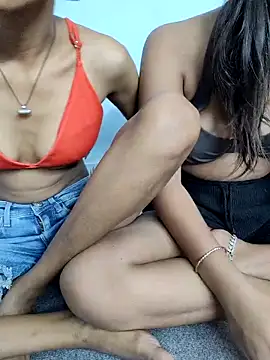 Unique girls90 online show from May 6, 2026, 12:10 pm