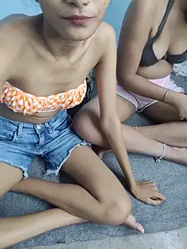 Unique girls90 online show from May 24, 2026, 12:43 pm