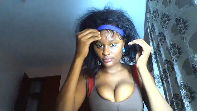 Famous-ryleigh online show from October 10, 2025, 3:11 pm