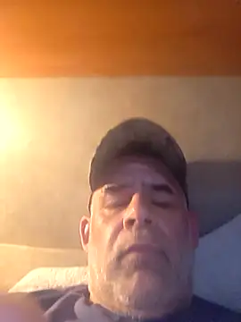 DeeBestEver online show from November 15, 2025, 10:04 pm