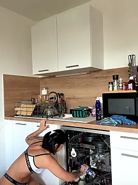 LaPetiteKim online show from January 13, 2026, 1:05 pm