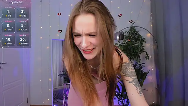 Snapshot of PollyMayer chatting on February 11, 2026, 8:36 pm PollyMayer online show from February 11, 2026, 8:36 pm