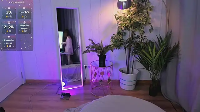 Snapshot of PollyMayer chatting on February 22, 2026, 9:35 pm PollyMayer online show from February 22, 2026, 9:35 pm