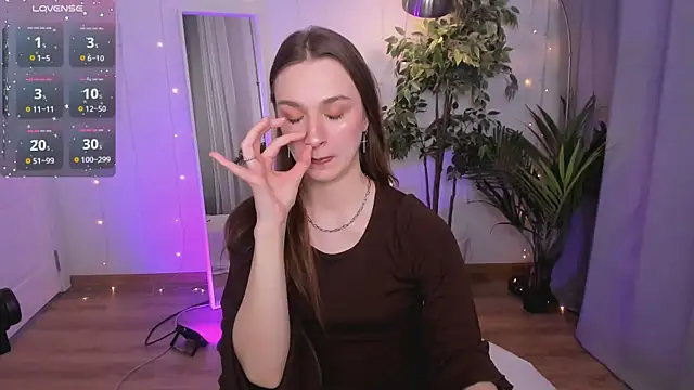 Snapshot of PollyMayer chatting on February 27, 2026, 8:53 pm PollyMayer online show from February 27, 2026, 8:53 pm