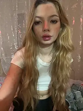 Snapshot of _Siennaaa_ chatting on October 21, 2025, 4:51 pm  Siennaaa  online show from October 21, 2025, 4:51 pm