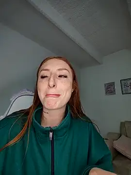 Bennuluspeach  online show from October 26, 2025, 5:24 am