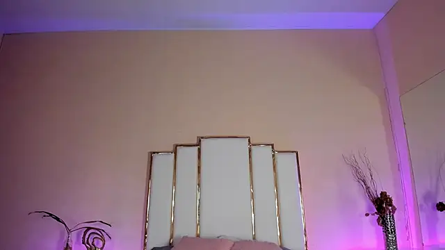 AnnaSwift  online show from November 8, 2025, 4:01 am