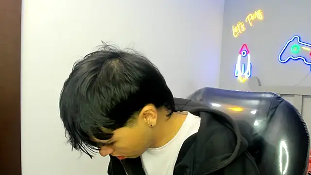 StiwenTwink online show from October 11, 2025, 1:42 pm