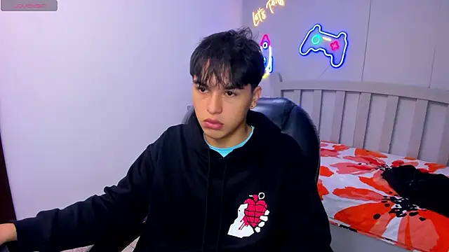 StiwenTwink online show from October 13, 2025, 1:55 pm