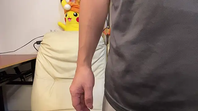 zghn88 online show from October 26, 2025, 12:33 pm