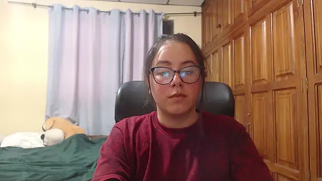 Venus cat  online show from February 13, 2026, 12:28 am