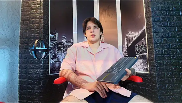 Snapshot of Noha_Carthier chatting on October 8, 2025, 3:15 am Noha Carthier online show from October 8, 2025, 3:15 am