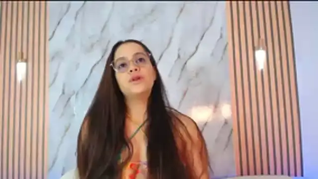 PiaGelvez online show from November 25, 2025, 7:25 pm