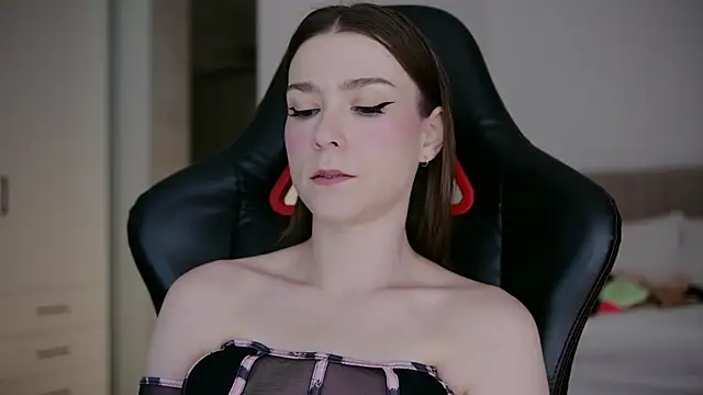 WowHelloAlice online show from April 11, 2026, 2:05 am