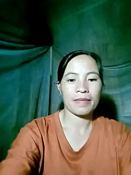 Snapshot of -Lauren- chatting on October 3, 2025, 12:13 pm -Lauren- online show from October 3, 2025, 12:13 pm