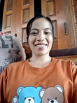 Snapshot of -Lauren- chatting on October 4, 2025, 12:19 am -Lauren- online show from October 4, 2025, 12:19 am