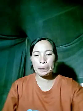 Snapshot of -Lauren- chatting on October 10, 2025, 3:11 pm -Lauren- online show from October 10, 2025, 3:11 pm