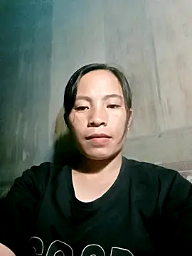 Snapshot of -Lauren- chatting on October 13, 2025, 12:16 pm -Lauren- online show from October 13, 2025, 12:16 pm