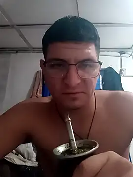 Snapshot of Eltorta214 chatting on April 6, 2026, 8:54 pm Eltorta214 online show from April 6, 2026, 8:54 pm