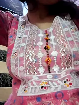 Snapshot of Itz_cat01 chatting on November 15, 2025, 8:11 am Itz cat01 online show from November 15, 2025, 8:11 am