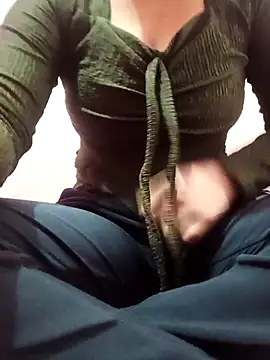 Snapshot of Itz_cat01 chatting on December 19, 2025, 1:07 pm Itz cat01 online show from December 19, 2025, 1:07 pm