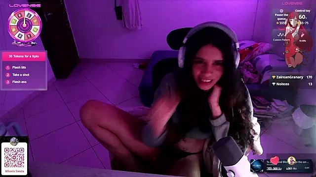 Snapshot of Mikaela_Sonata chatting on October 7, 2025, 3:04 am Mikaela Sonata online show from October 7, 2025, 3:04 am