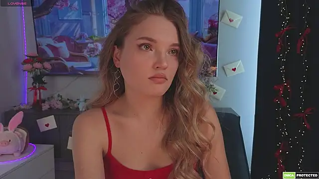 JulieLupo online show from April 4, 2026, 6:22 am