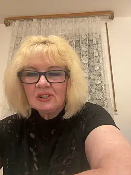 BoloshkaBlonda online show from November 11, 2025, 7:58 pm