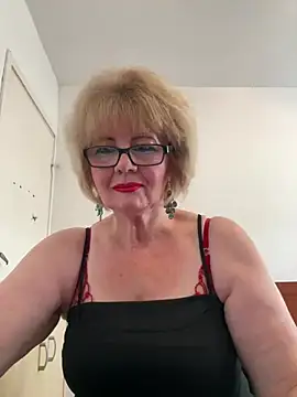 Snapshot of BoloshkaBlonda chatting on July 12, 2026, 3:47 pm BoloshkaBlonda online show from July 12, 2026, 3:47 pm